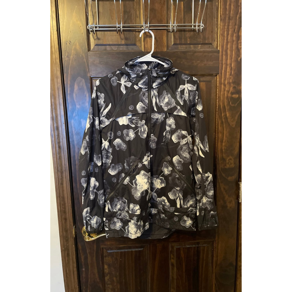 Lululemon Jacket size 6 floral print